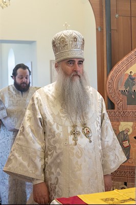 Божественная литургия в храме во имя святого праведного Лазаря Четверодневного на Новоелшанском кладбище г. Саратова