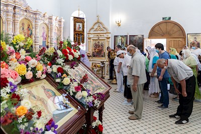 Божественная литургия в храме во имя святых первоверховных апостолов Петра и Павла г. Аткарска