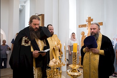 В саратовских храмах отметили День Крещения Руси