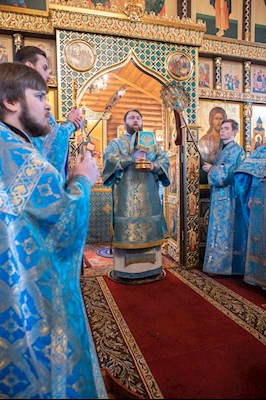 Митрополит Игнатий совершил Божественную литургию в храме в честь Сретения Господня г. Саратова
