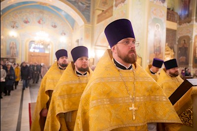 Митрополит Игнатий совершил Божественную литургию и молебен на новый год в Покровском соборе г. Саратова
