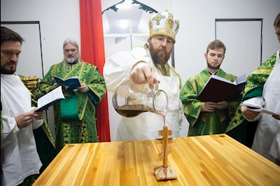 Митрополит Игнатий совершил Великое освящение храма преподобного Серафима Саровского р.п. Татищево и первую Божественную литургию в новоосвященном храме