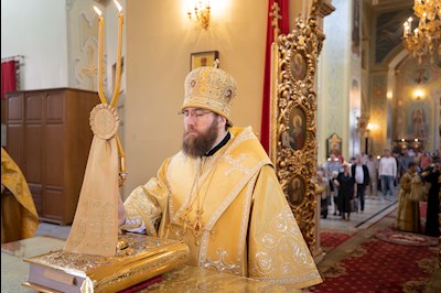 Митрополит Игнатий совершил Божественную литургию в Покровском соборе г. Саратова