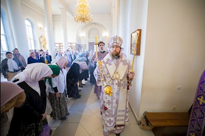 Митрополит Игнатий совершил всенощное бдение с чином выноса Креста в Свято-Троицком кафедральном соборе г. Вольска