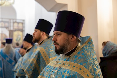 Митрополит Игнатий совершил всенощное бдение в храме святителя Тихона, епископа Воронежского, Задонского чудотворца, г. Саратова