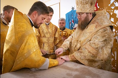 Митрополит Игнатий совершил Великое освящение храма святителя и Чудотворца Николая села Долгий Буерак Гагаринского района г. Саратова и Божественную литургию в новоосвященном храме