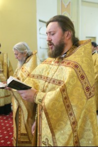 Божественная литургия в храме в честь Покрова Пресвятой Богородицы г.Саратова