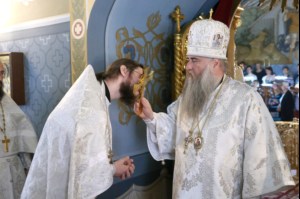 Крещальная литургия в Свято-Троицком соборе Саратова