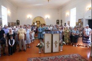 Божественная литургия в храме в честь Покрова Пресвятой Богородицы р.п. Новые Бурасы