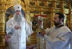 Крещальная литургия в Свято-Троицком соборе Саратова