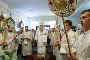 Божественная литургия в храме во имя святителя Тихона, епископа Воронежского, Задонского чудотворца, города Саратова