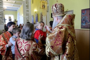 Божественная литургия в храме во имя мучениц Веры, Надежды, Любови и матери их Софии поселка Светлый Татищевского района