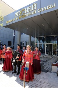 Митрополит Лонгин принял участие в торжественных мероприятиях в парке Победы на Соколовой горе