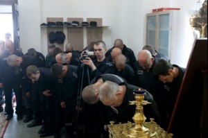 Божественная литургия в храме блаженной Ксении Петербургской г. Саратова на территории ИТК УШ-382/33