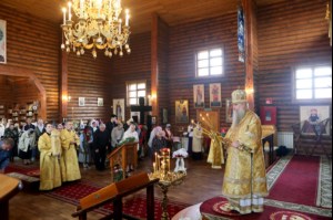 Божественная литургия в храме в честь Сретения Господня г. Саратова