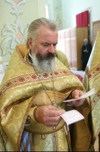 Божественная литургия и молебен у мощей святого равноапостольного князя Владимира в Покровском храме г.Саратова