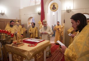 Божественная литургия на Архиерейском подворье — храме святых равноапостольных Кирилла и Мефодия при СГУ
