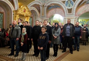 Божественная литургия и новогодний молебен в Свято-Троицком кафедральном соборе города Саратова
