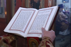 Божественная литургия в храме в честь Воздвижения Честнаго и Животворящего Креста Господня на территории Вольского военного института материального обеспечения