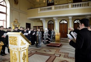 Утреннее богослужение на Архиерейском подворье — храме во имя святого апостола и евангелиста Иоанна Богослова при СПДС