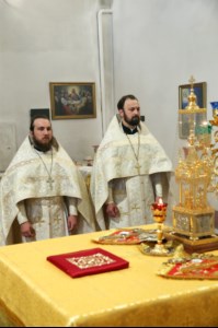 Божественная литургия в храме в честь Покрова Пресвятой Богородицы р.п. Новые Бурасы