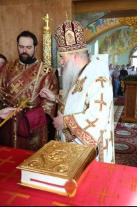 Митрополит Лонгин совершил Великое освящение Вознесенского храма Вознесенско-Пантелеимоновской церкви с. Усть-Курдюм