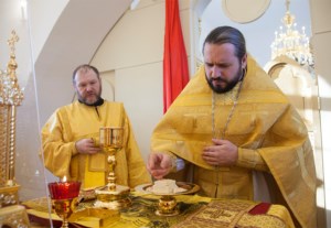 Совершена первая Литургия в новом храме на Увекском кладбище г.Саратова