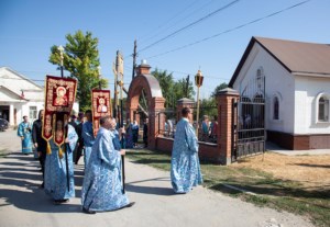Божественная литургия в храме в честь Владимирской иконы Божией Матери с. Багаевка Саратовского района