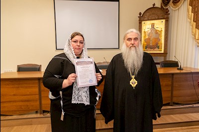 Очередная группа распространителей церковной утвари закончила обучение на курсах