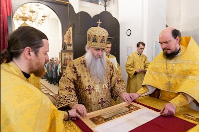 Божественная литургия в храме во имя первоверховных апостолов Петра и Павла г. Саратова