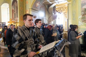 Великое повечерие с чтением канона преподобного Андрея Критского в храме Покрова Пресвятой Богородицы г. Саратова