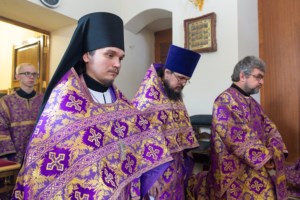 Литургия Преждеосвященных Даров в храме в честь иконы Божией Матери «Утоли моя печали» г. Саратова