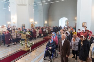 Божественная литургия в храме в честь Покрова Пресвятой Богородицы г. Петровска