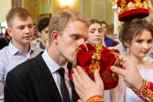 Таинство Венчания в Покровском храме г. Саратова