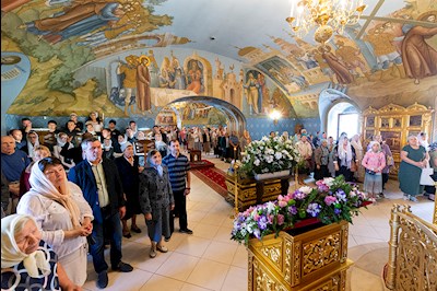 Божественная литургия в Свято-Троицком кафедральном соборе г. Саратова