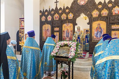Божественная литургия в храма в честь иконы Божией Матери «Всех скорбящих Радость» г. Саратова