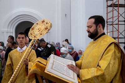 Божественная литургия в храме святителя Тихона, Епископа Воронежского, Задонского чудотворца г. Саратова