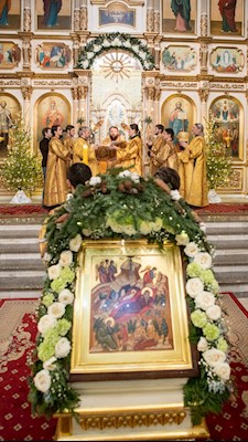 Митрополит Игнатий совершил Великую рождественскую вечерню