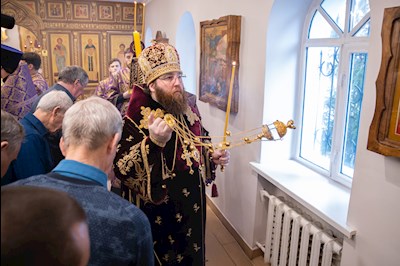 Митрополит Игнатий совершил всенощное бдение в храме в честь иконы Божией Матери «Скоропослушница» г. Шиханы Вольского района