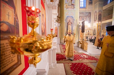 Митрополит Игнатий совершил Божественную литургию и молебен на новый год в Покровском соборе г. Саратова