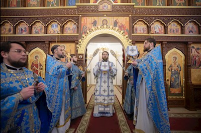 Митрополит Игнатий совершил Божественную литургию во Введенском храме Саратова