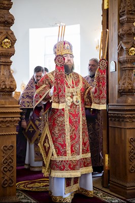 Митрополит Игнатий совершил Божественную литургию в храме Новомучеников и исповедников Саратовских г. Саратова