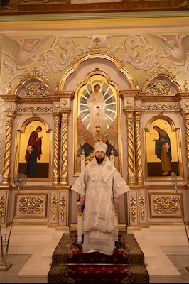 Митрополит Игнатий совершил Великую вечерню в соединении с Литургией святителя Василия Великого и чин Великого освящения воды в Покровском соборе г. Саратова