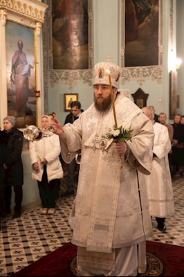Митрополит Игнатий совершил всенощное бдение в Духосошественском соборе г. Саратова