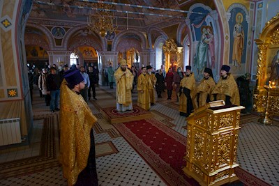 Митрополит Игнатий совершил всенощное бдение в Свято-Троицком кафедральном соборе г. Саратова