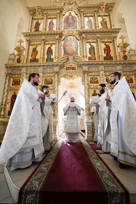 Митрополит Игнатий совершил Божественную литургию в кафедральном соборе Живоначальной Троицы г. Вольска