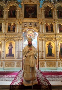 Архиепископ Элистинский и Калмыцкий Юстиниан совершил Божественную литургию в Духосошественском кафедральном соборе города Саратова