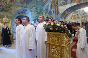 Крещальная литургия в Свято-Троицком соборе Саратова