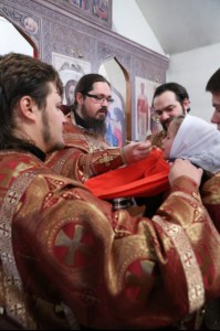 Божественная литургия в храме во имя священномученика Космы Саратовского