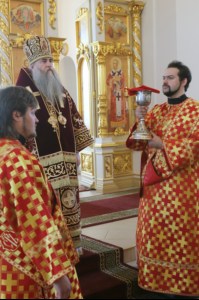 Божественная литургия в Свято-Троицком кафедральном соборе Вольска